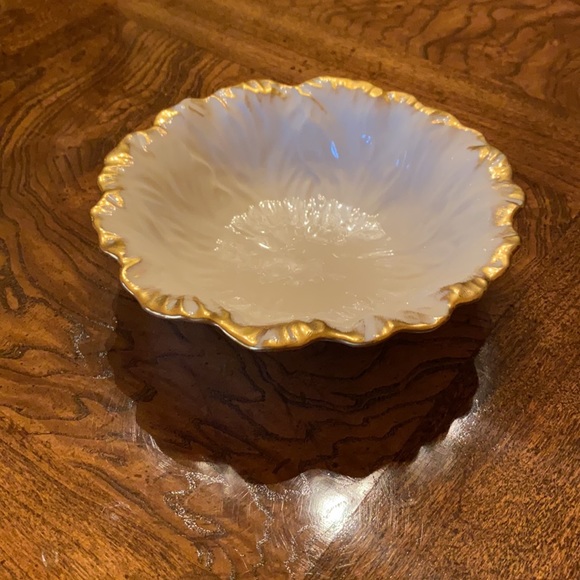 Lenox Fine China 24k Hand Painted Round Leaf form Dish - Picture 2 of 8